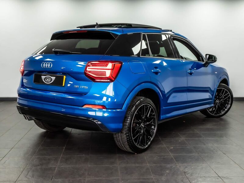 AUDI Q2