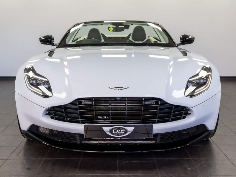 ASTON MARTIN DB11