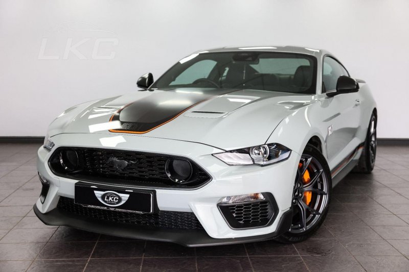 FORD MUSTANG