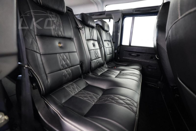 LAND ROVER DEFENDER 110