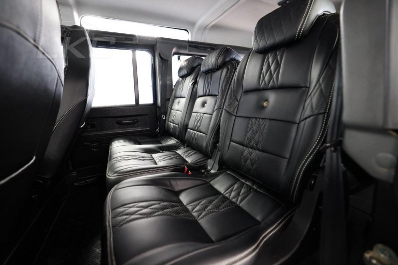 LAND ROVER DEFENDER 110