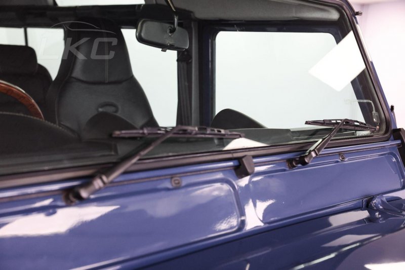 LAND ROVER DEFENDER 110