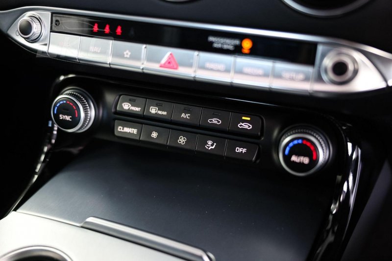 KIA STINGER