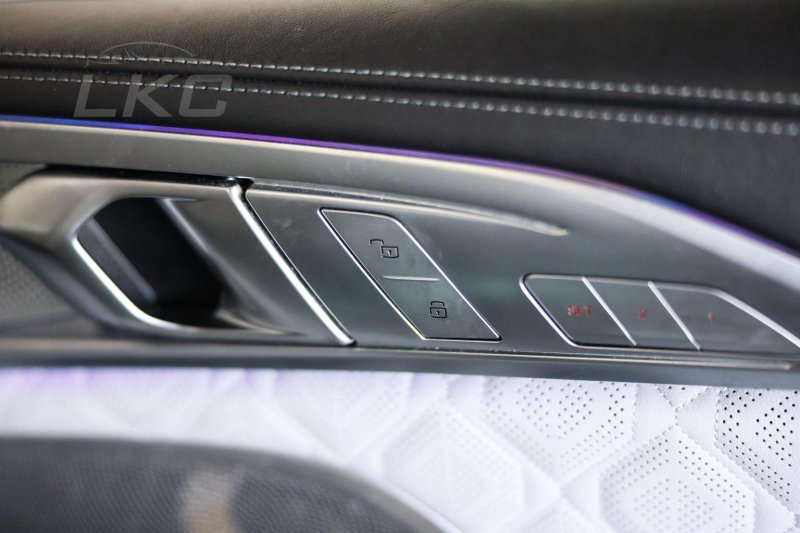 BMW M8 GRAN COUPE