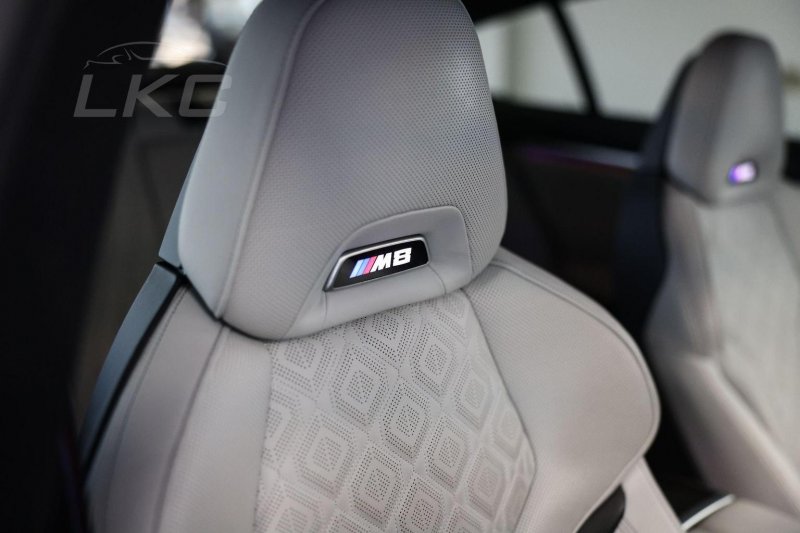 BMW M8 GRAN COUPE