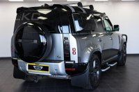 LAND ROVER DEFENDER 110
