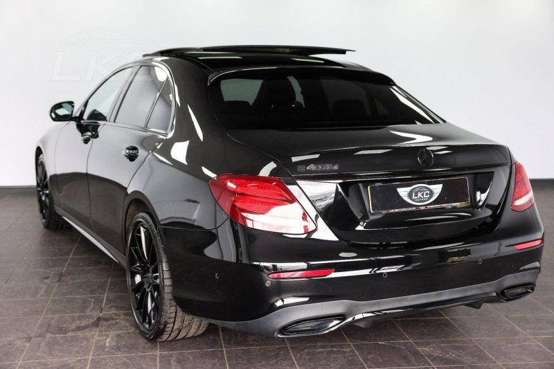 MERCEDES-BENZ E CLASS