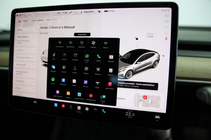 TESLA MODEL 3