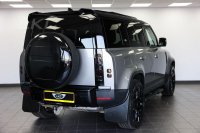 LAND ROVER DEFENDER 110