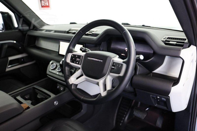 LAND ROVER DEFENDER 110