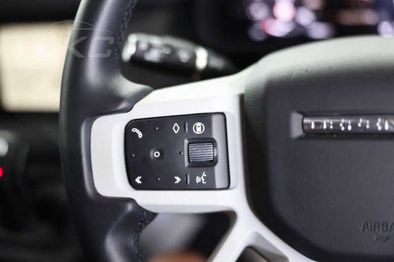 LAND ROVER DEFENDER 110