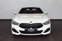 BMW 8 SERIES